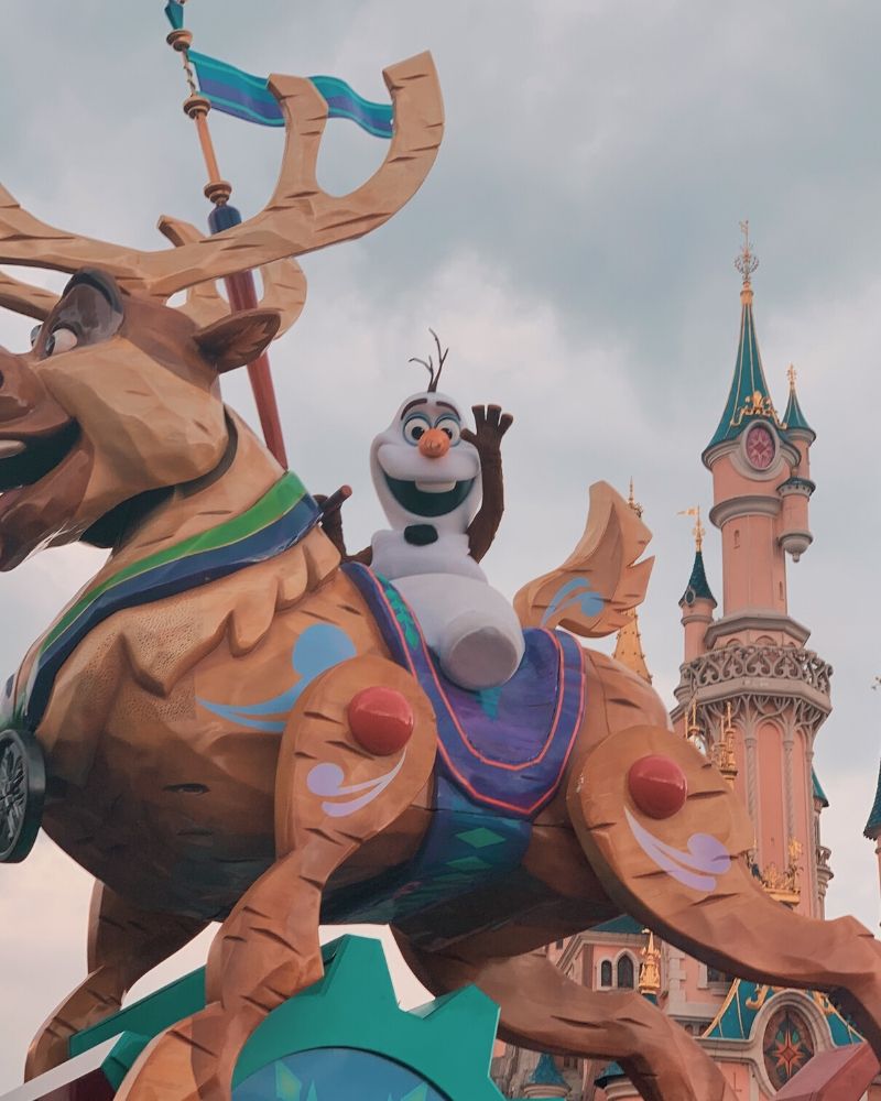Disney Stars on Parade – Disneyland Paris- Olaf